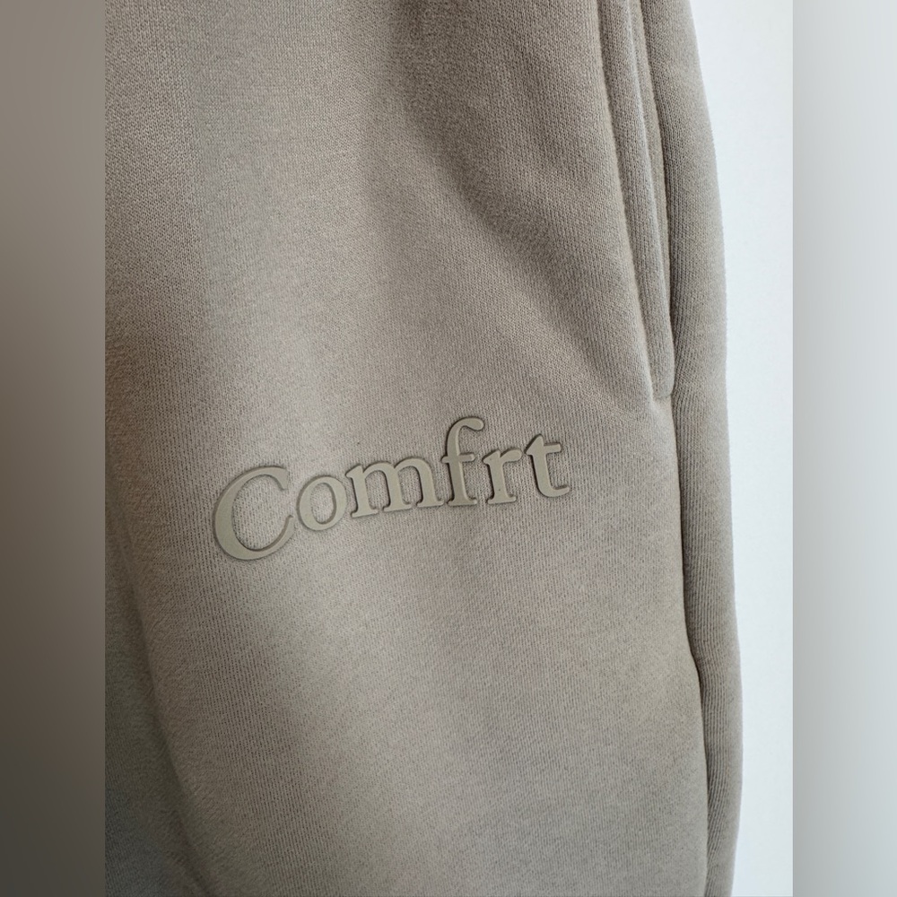 Comfrt Sweatpants with Elastic Cuffs - Picture 4 of 6